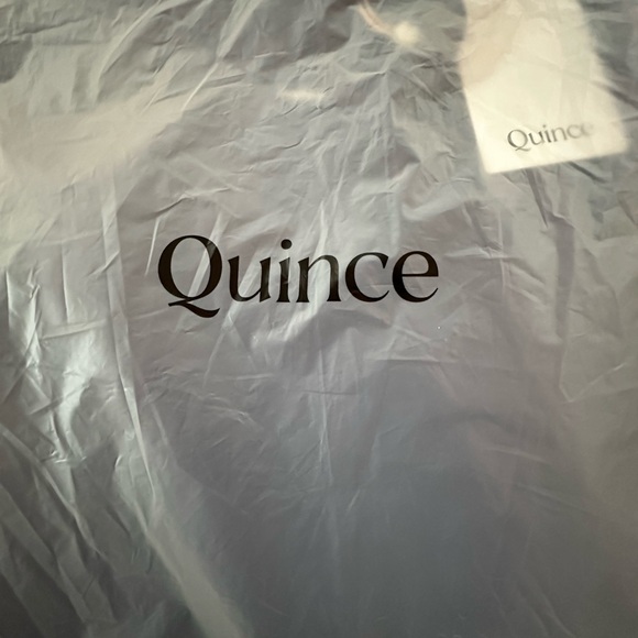 NWT Quince 100% Mongolian Cashmere Plum Orchid Hoodie Size Medium - Picture 4 of 5